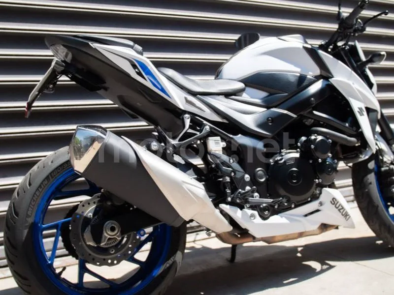 Suzuki GSX-S750 - Vista 7