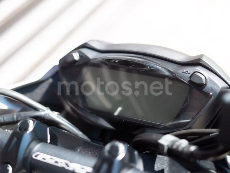 Suzuki GSX-S750 - Vista 10