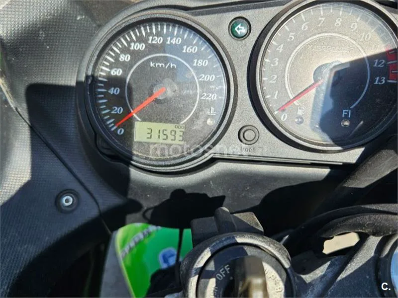 Kawasaki ER-6f - Vista 4
