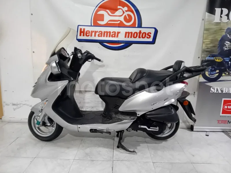 Kymco Grand Dink 125 999 € 2007 Madrid - 1