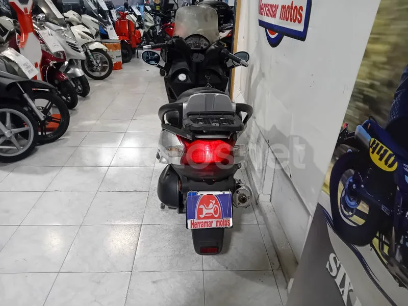 Kymco Grand Dink 125 - Vista 3