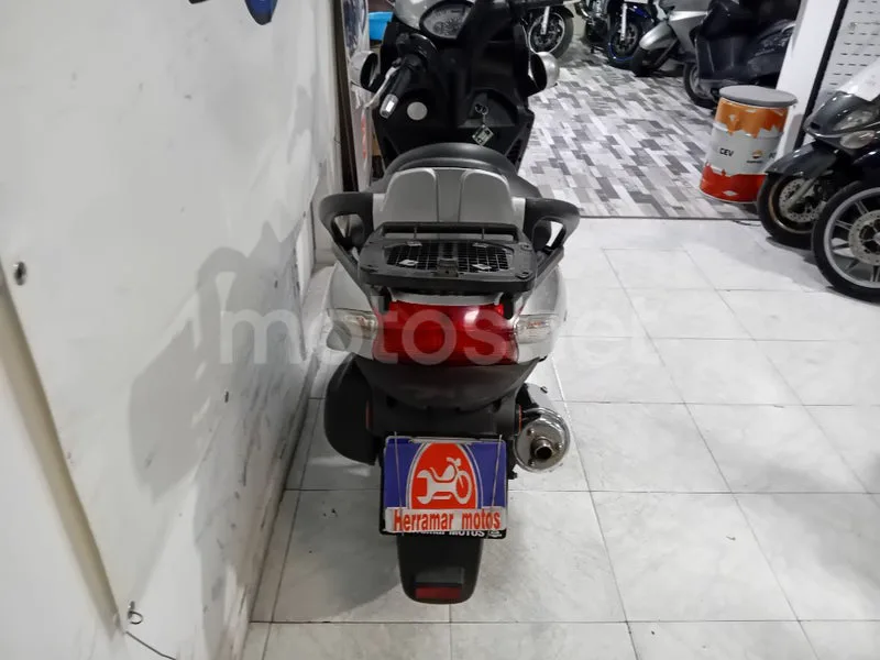 Kymco Grand Dink 125 - Vista 6