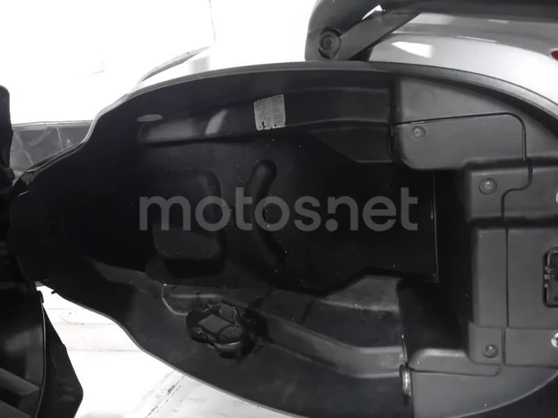 Kymco Grand Dink 125 - Vista 7