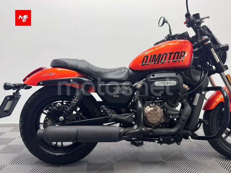 QJ Motor SRV 300 - Vista 4