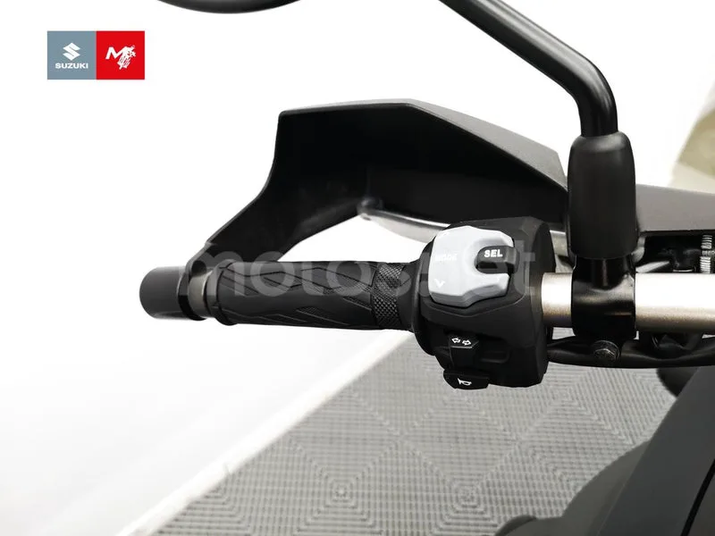Suzuki V-Strom 650XT - Vista 11