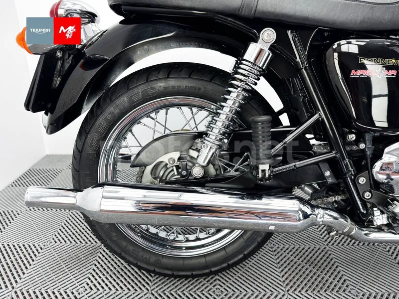 Triumph Bonneville T100 - Vista 13