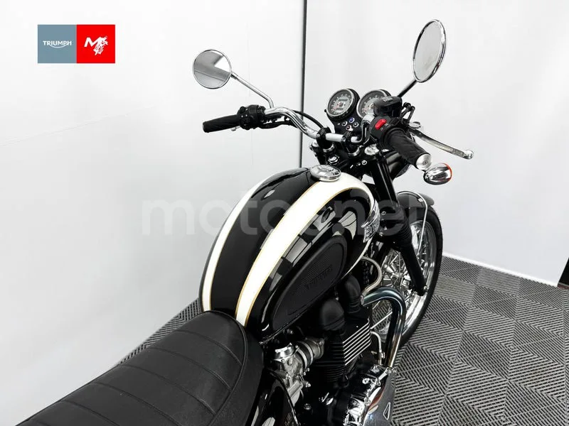 Triumph Bonneville T100 - Vista 8
