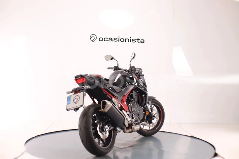 Honda CB750 Hornet - Vista 3
