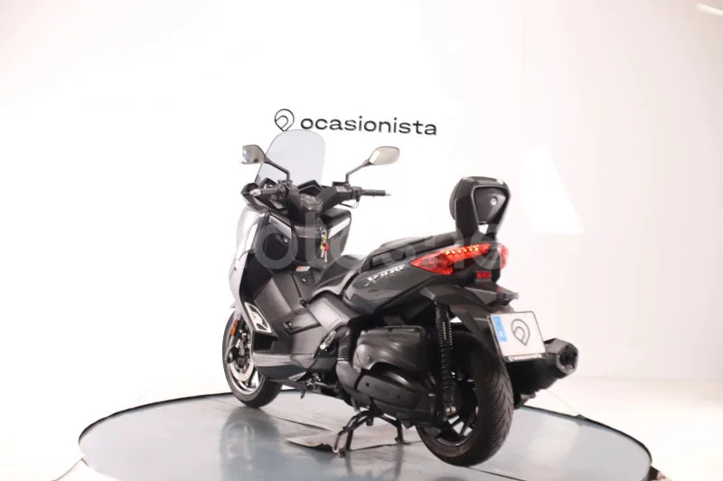 Yamaha XMAX 400 - Vista 4