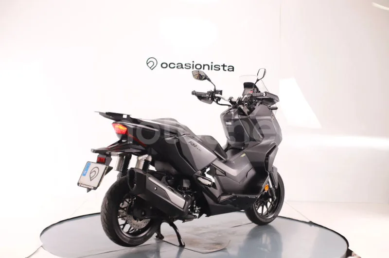 Honda ADV350 - Vista 3