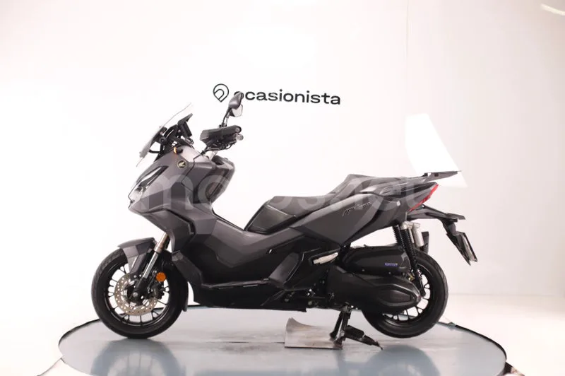 Honda ADV350 - Vista 5