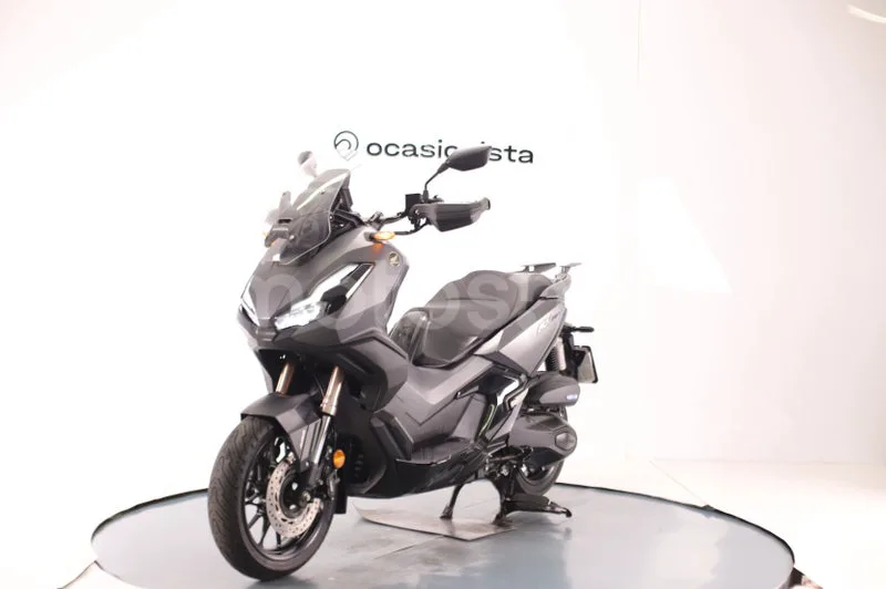 Honda ADV350 - Vista 6