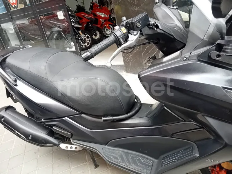 Kymco Grand Dink 300 - Vista 13