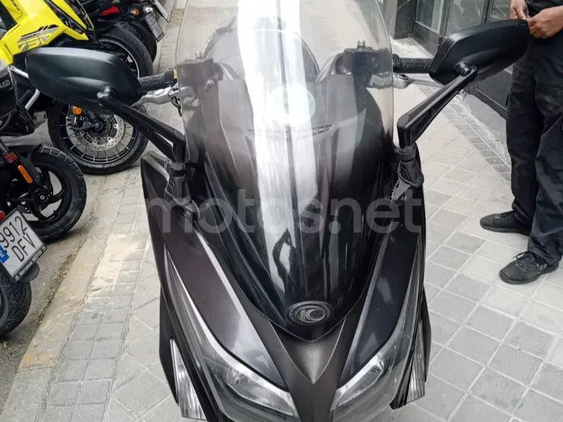 Kymco Grand Dink 300 - Vista 3