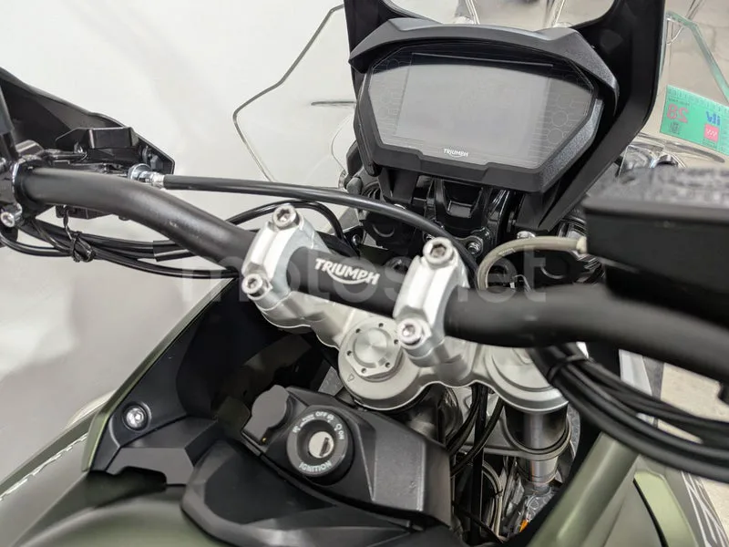 Triumph Tiger 800 XC - Vista 12