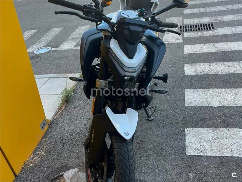 CFMOTO 450NK 3000 € 2024 Madrid - 2