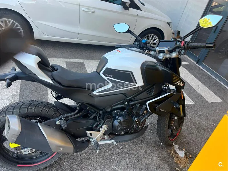 CFMOTO 450NK - Vista 3