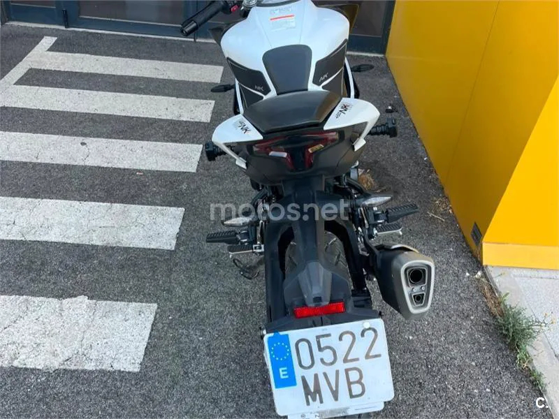 CFMOTO 450NK - Vista 4