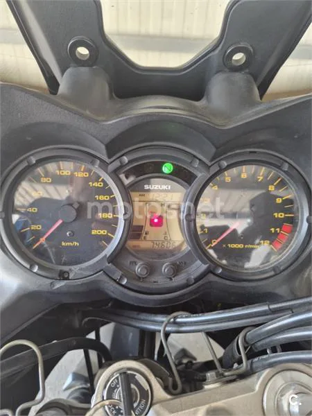 Suzuki V-Strom 650 - Vista 4