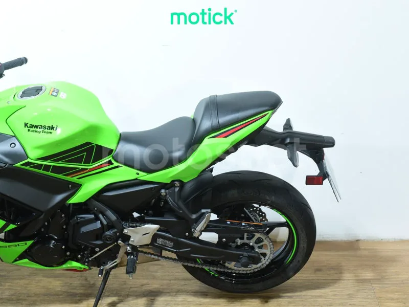 Kawasaki Ninja 650 - Vista 9
