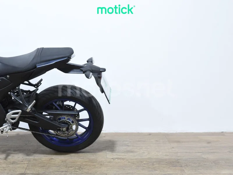 Yamaha MT-125 - Vista 8