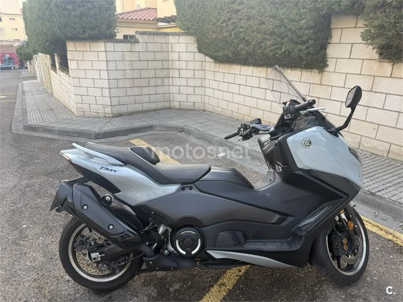 Yamaha TMAX 15.000 € 2025 Badajoz - 1