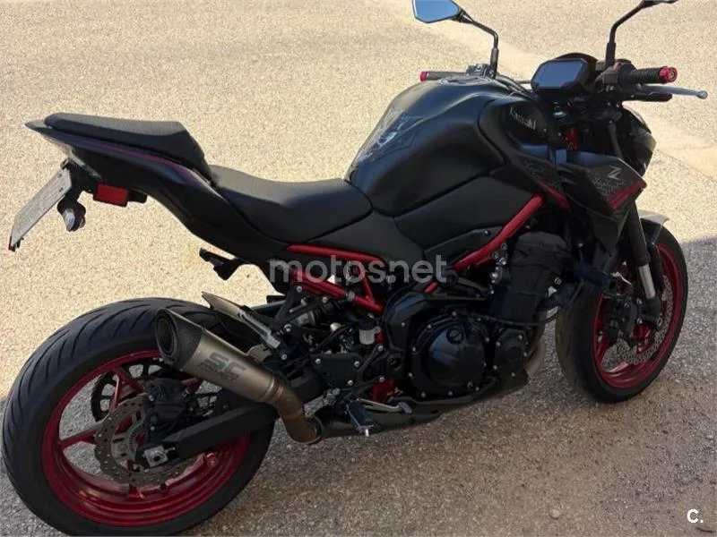 Kawasaki Z900 - Vista 4