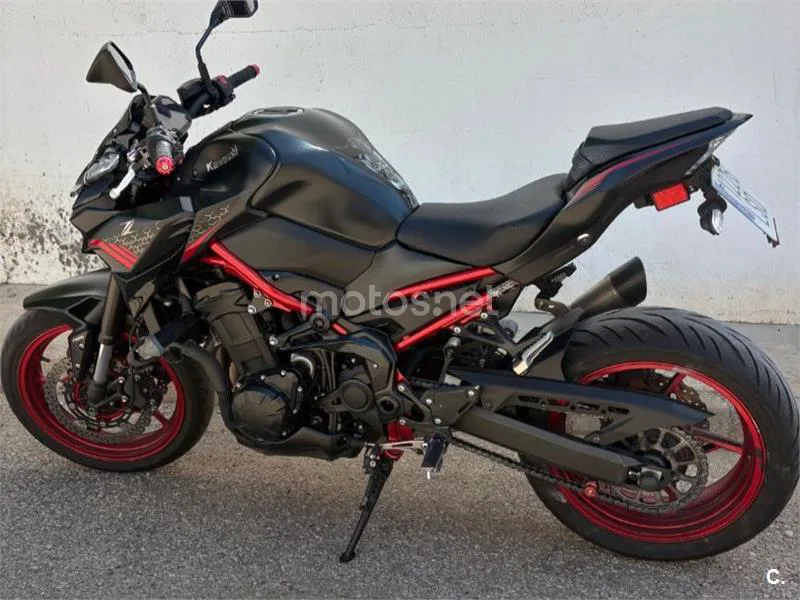 Kawasaki Z900 - Vista 5