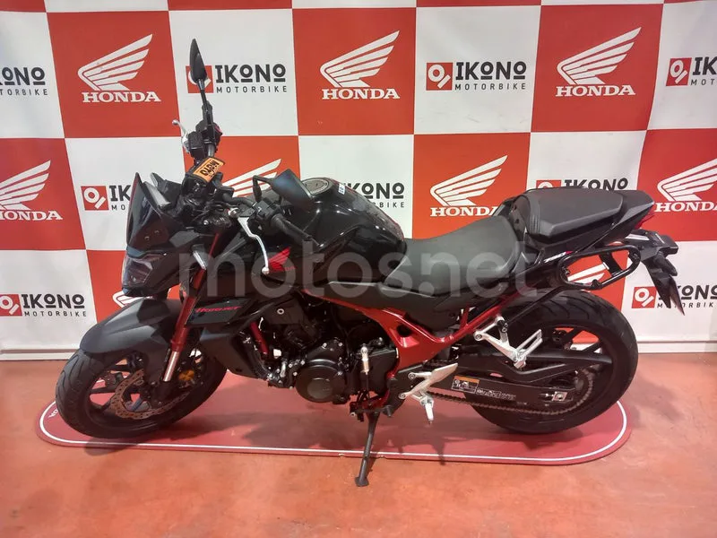 Honda CB750 Hornet - Vista 3