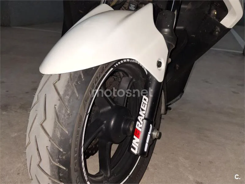 Kymco Super Dink 300 - Vista 7
