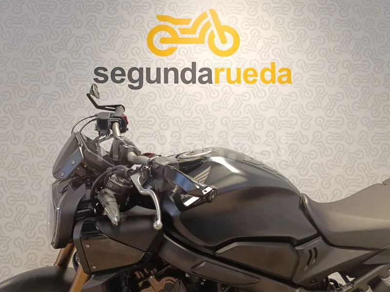 Honda CB650R - Vista 5