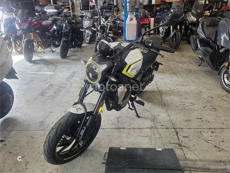 CFMOTO 300CL-X - Vista 14