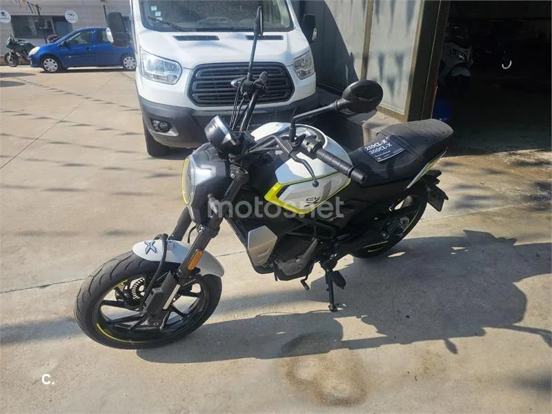CFMOTO 300CL-X - Vista 4