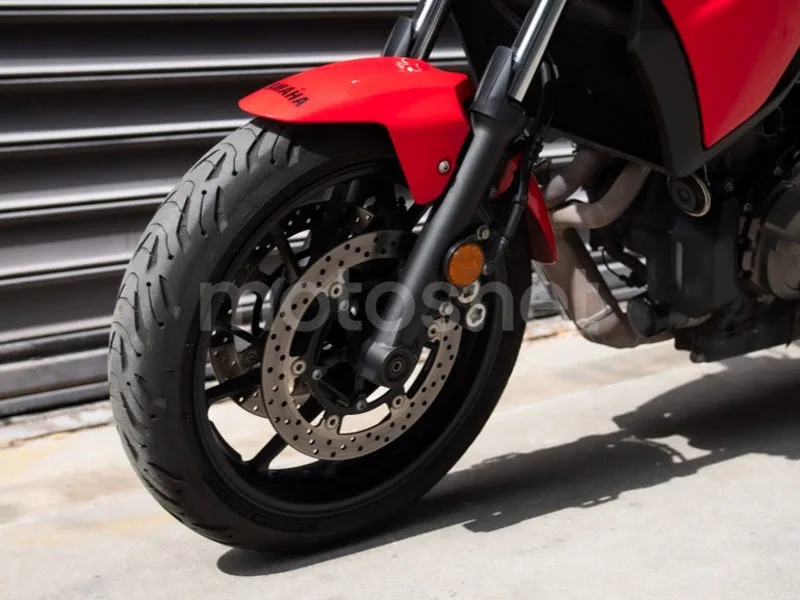 Yamaha Tracer 7 - Vista 13