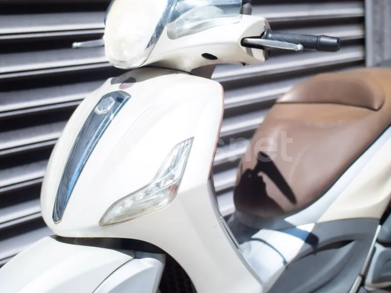 Piaggio Beverly 125 - Vista 15