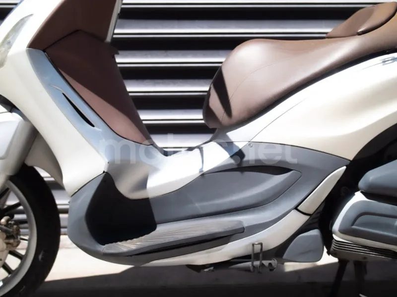 Piaggio Beverly 125 - Vista 17
