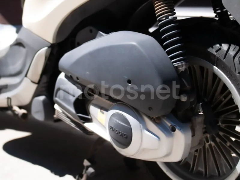 Piaggio Beverly 125 - Vista 18