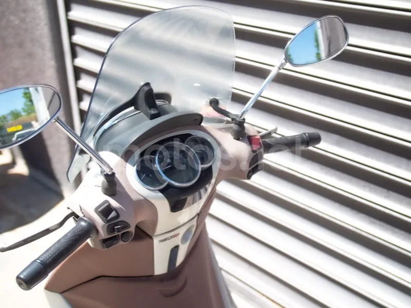 Piaggio Beverly 125 - Vista 19