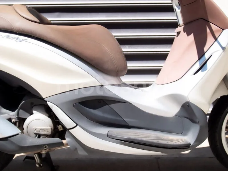 Piaggio Beverly 125 - Vista 5