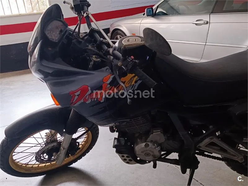 Honda NX650 Dominator - Vista 3