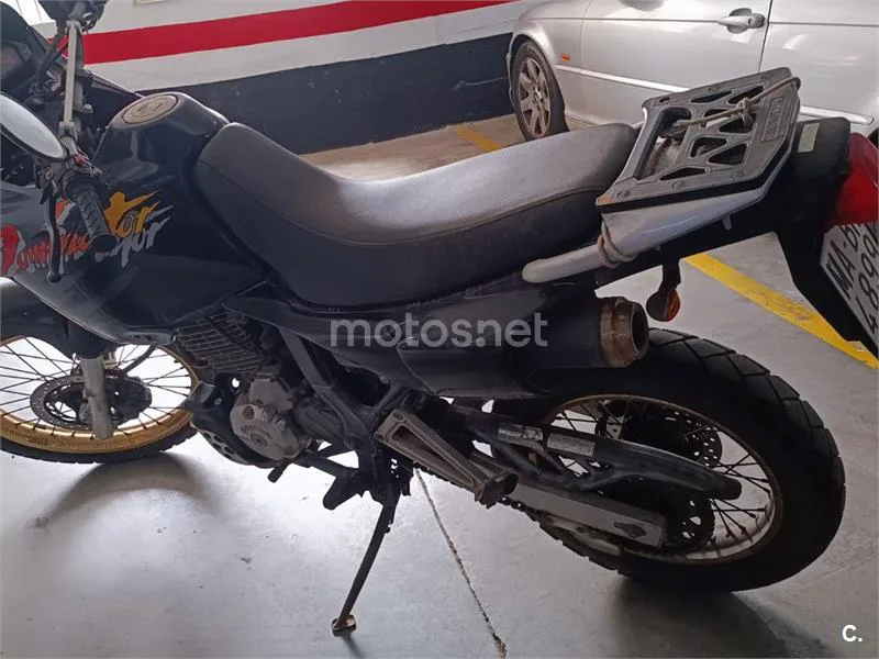 Honda NX650 Dominator - Vista 4