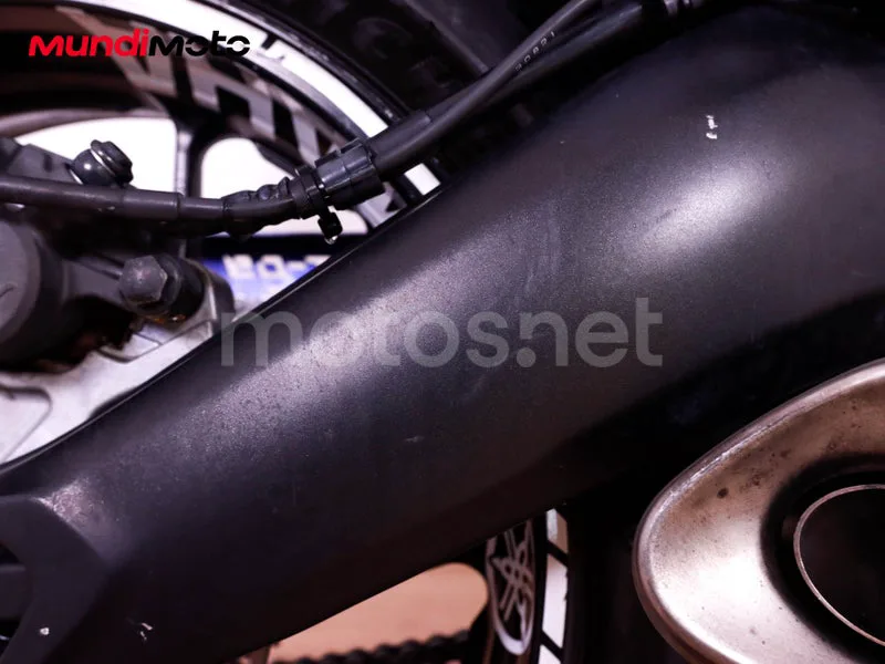 Yamaha MT-09 - Vista 15