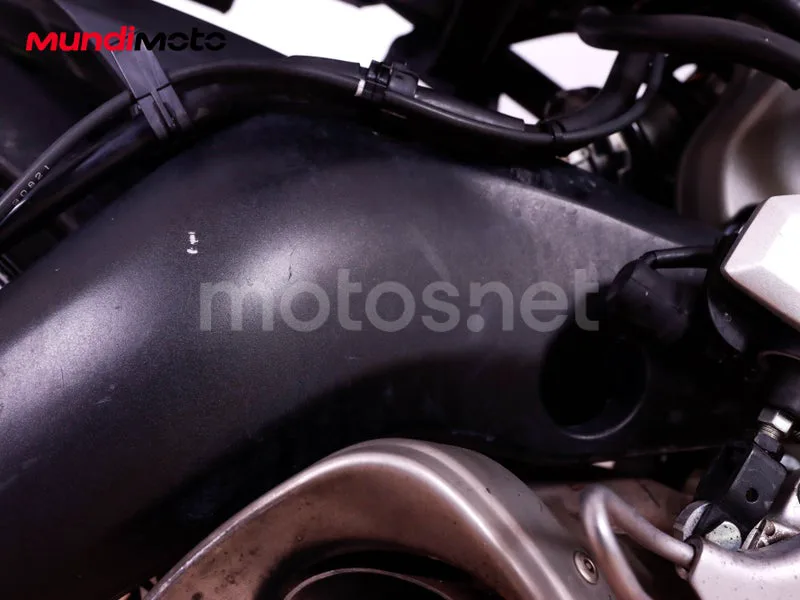 Yamaha MT-09 - Vista 16