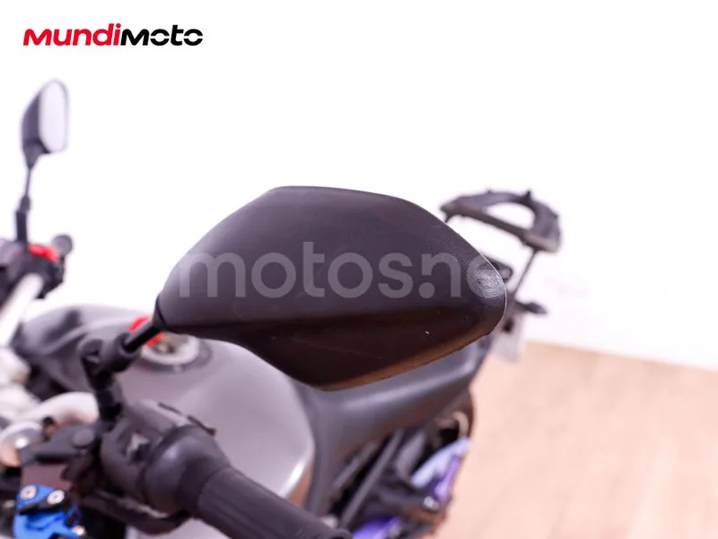 Yamaha MT-09 - Vista 42