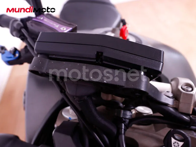 Yamaha MT-09 - Vista 45