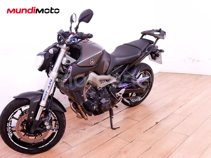 Yamaha MT-09 - Vista 7