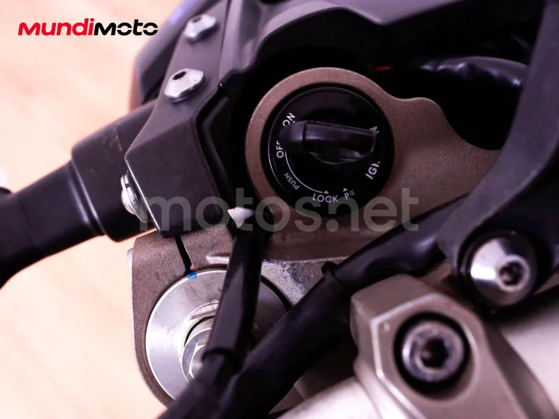 Yamaha MT-09 - Vista 62
