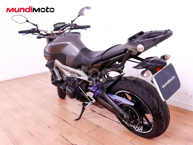 Yamaha MT-09 - Vista 8