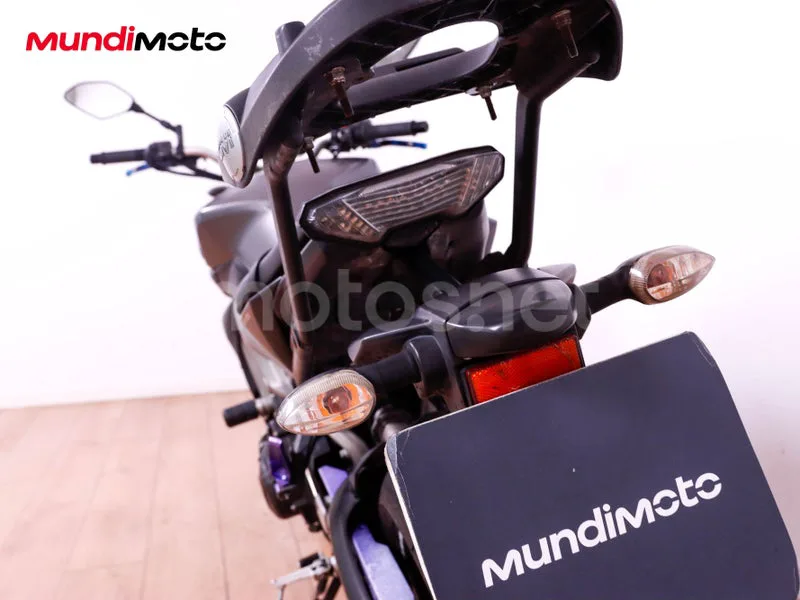 Yamaha MT-09 - Vista 9