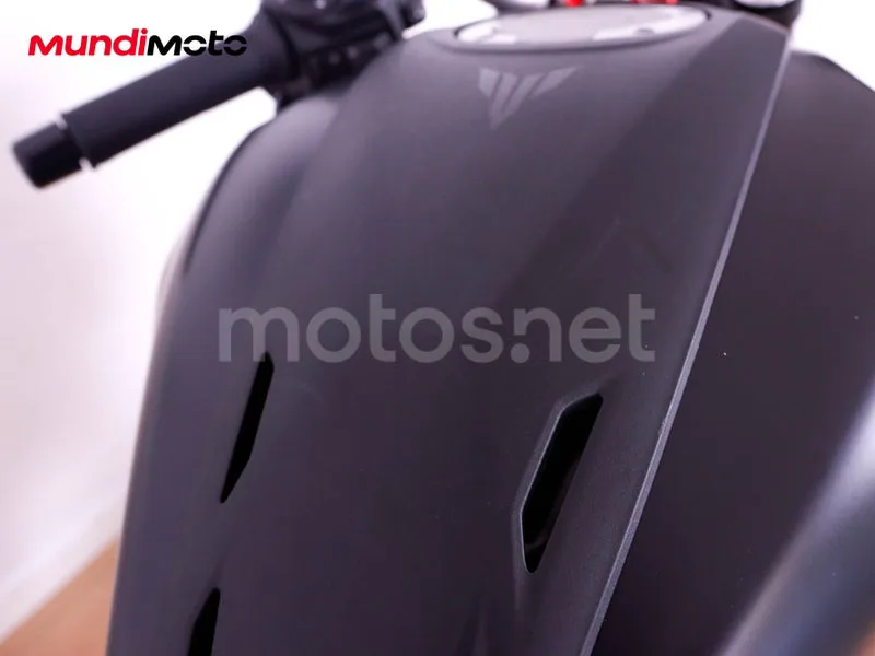 Yamaha MT-07 - Vista 21